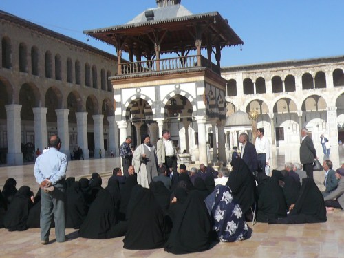 Women in the courtyard of the Grand Mosque